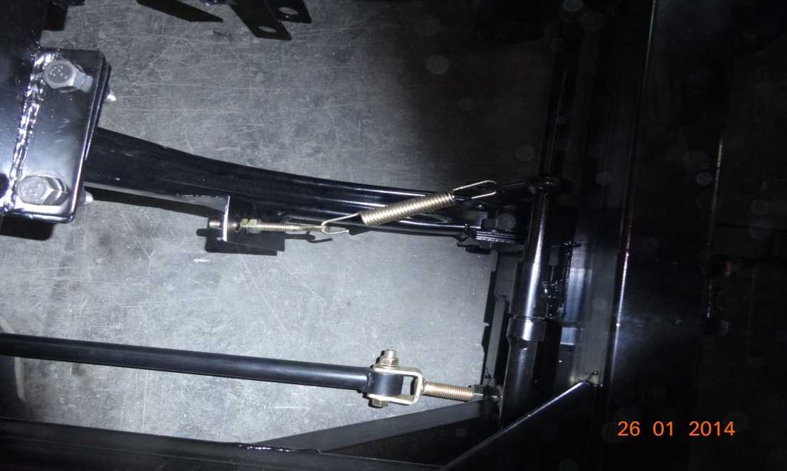 29. Установить тяги стабилизатора