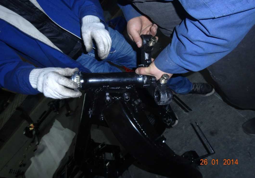 09. Установить рулевой вал