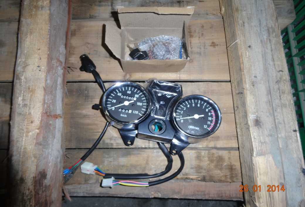 21. Установить приборную панель и замок зажигания