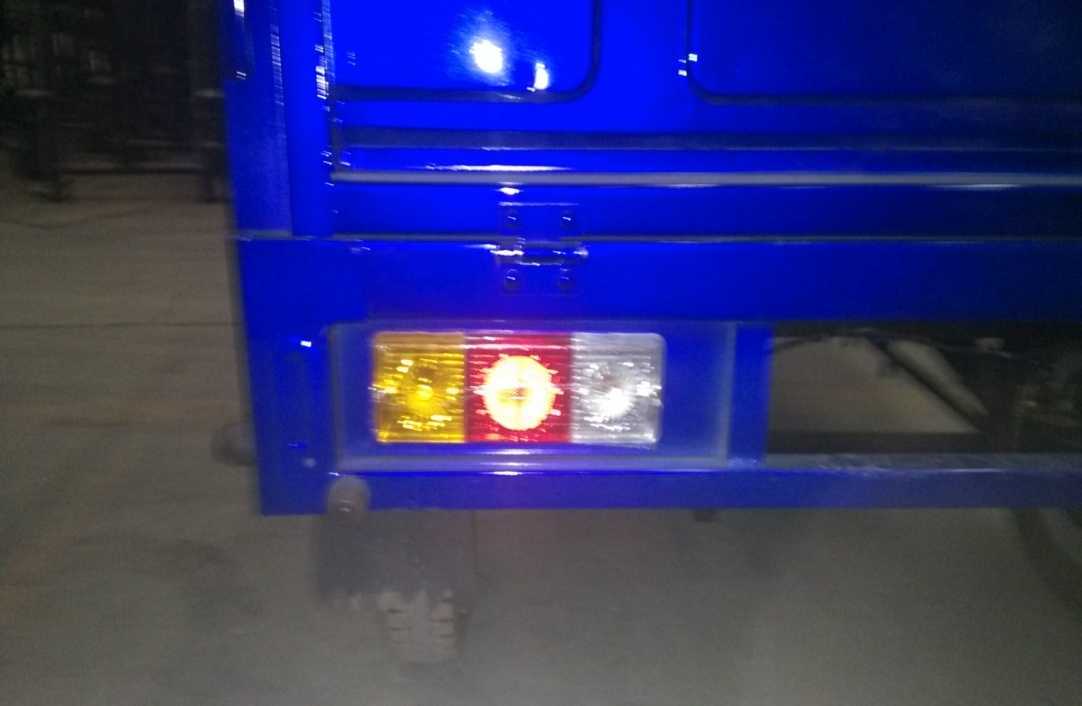 43. Установить задние левый и правый фонари-2